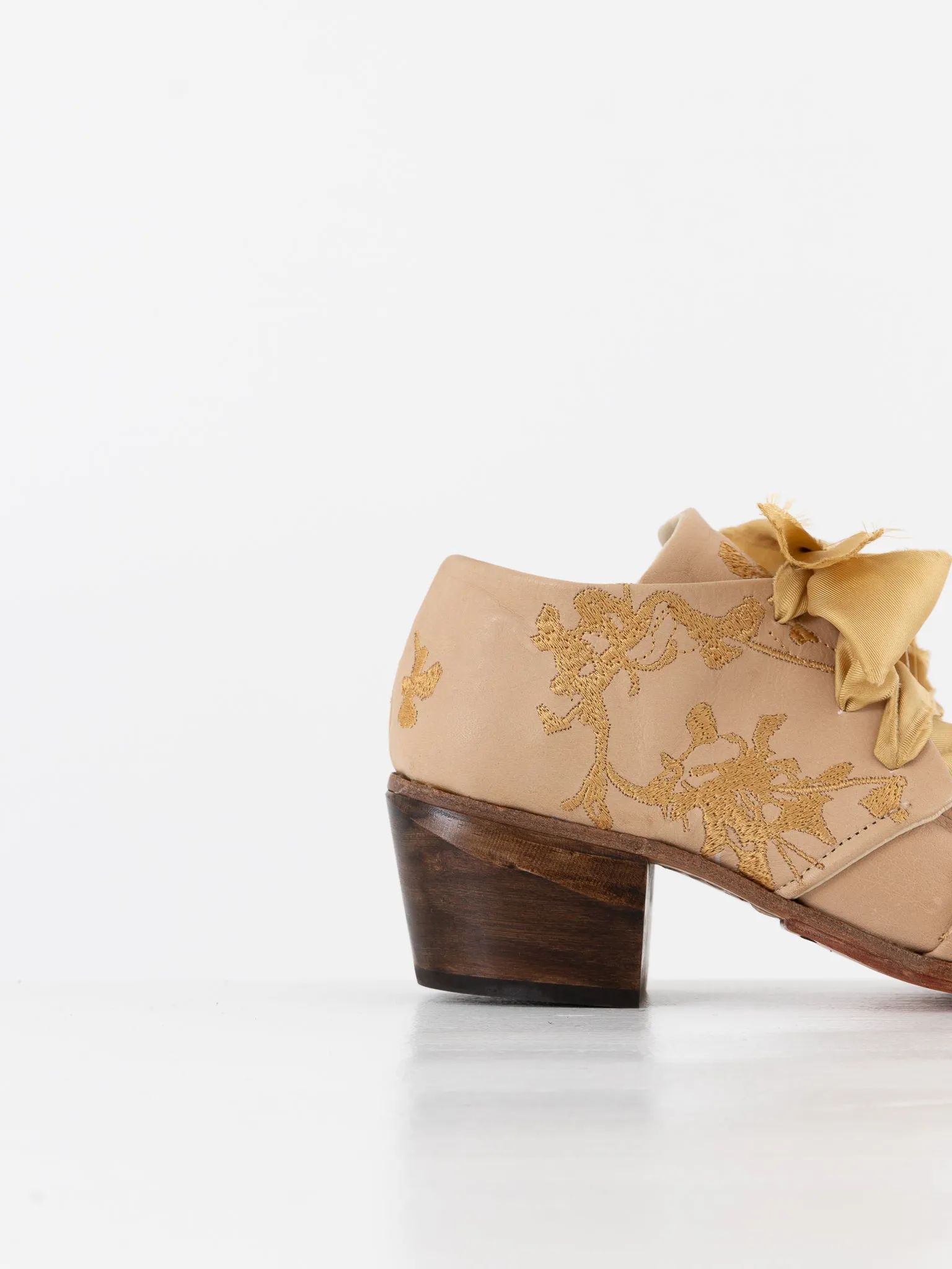 Atelier Inscrire Extinct Flowers Shoe