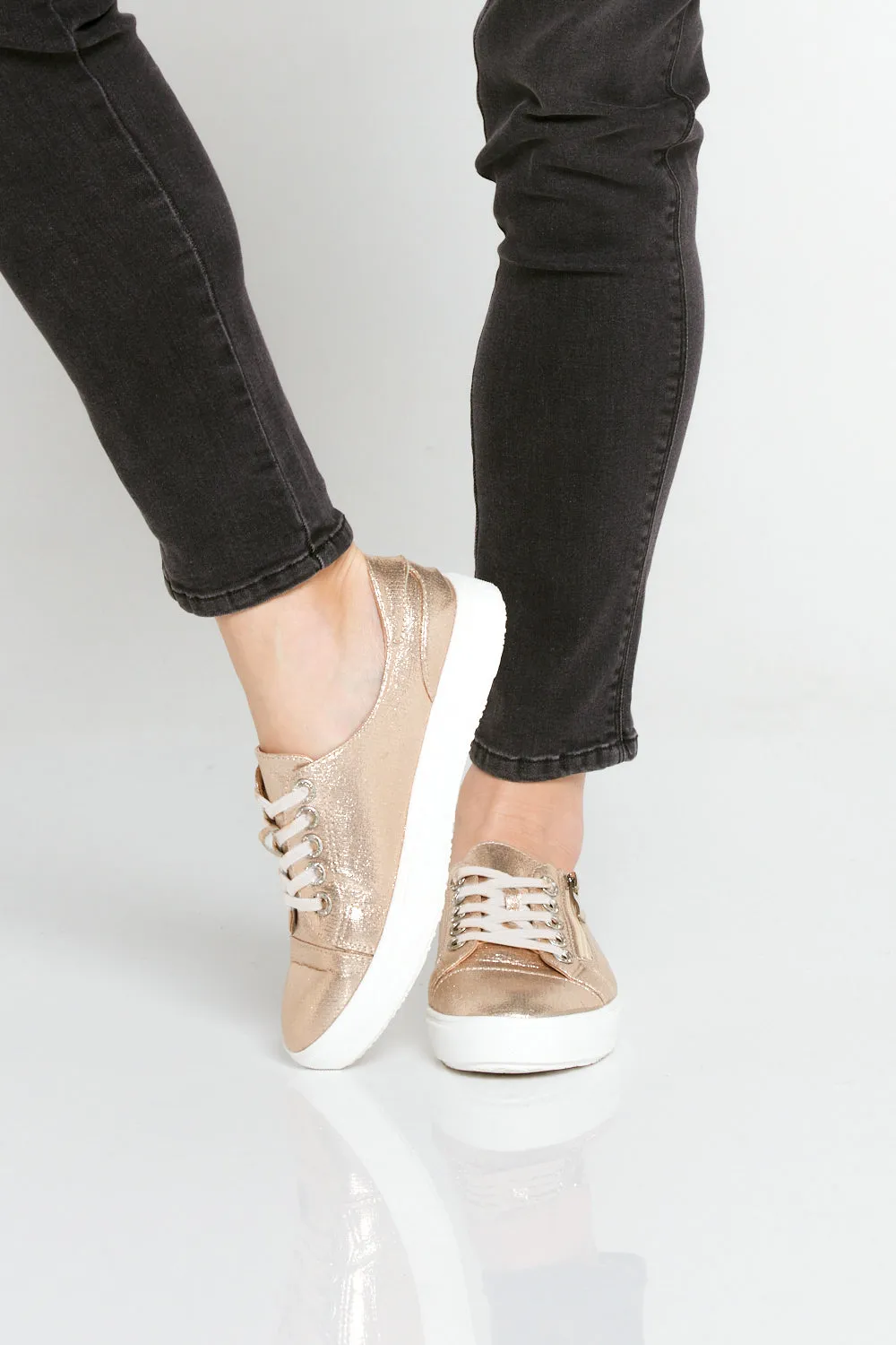 Cara Sneakers - Gold