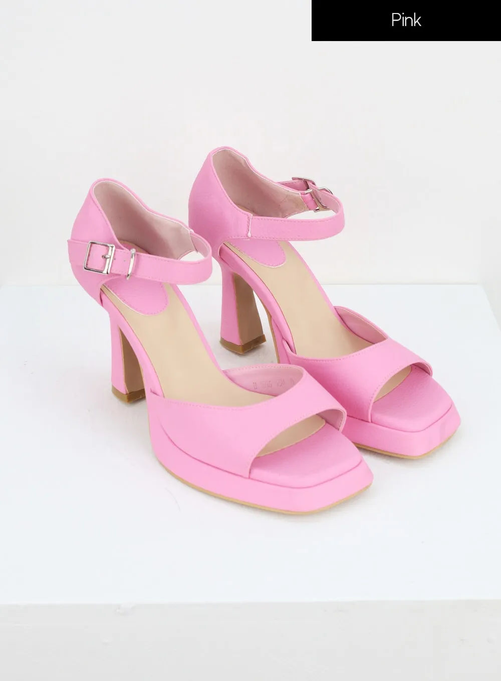 Heel Buckle Sandals IU322