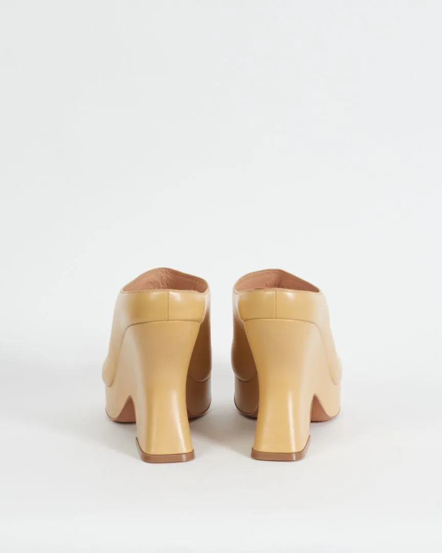 Loewe spring '23 'terra' leather wedge clogs, mustard, 40